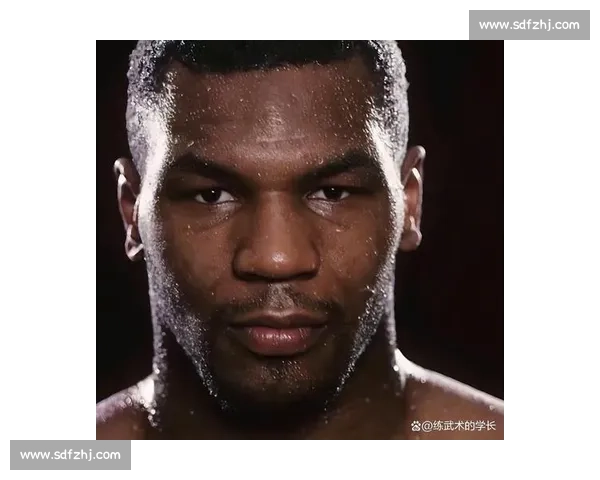 当拳击王者遇见功夫传奇泰森与李小龙的跨时代对决解析战力想象之巅峰